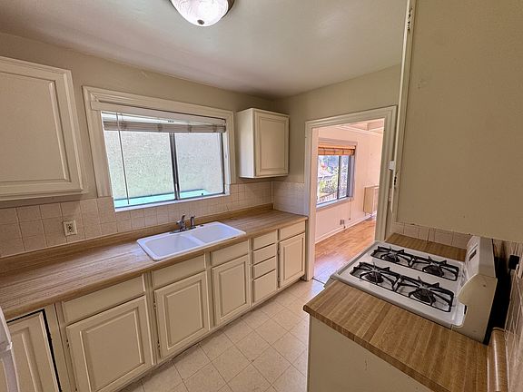 5th image of 665 Imogen Ave