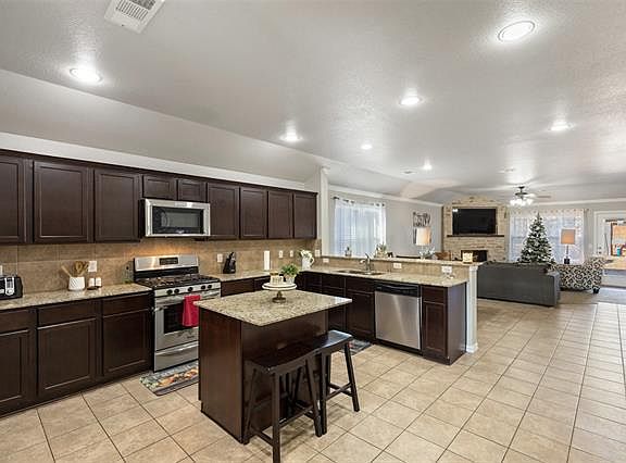 3rd image of 5708 Granbury Dr