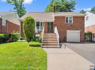 1095 Harvard Pl, Fort Lee, NJ 07024