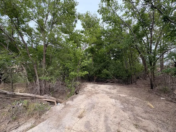 7800 W Country Club Rd, Canyon, TX 79015