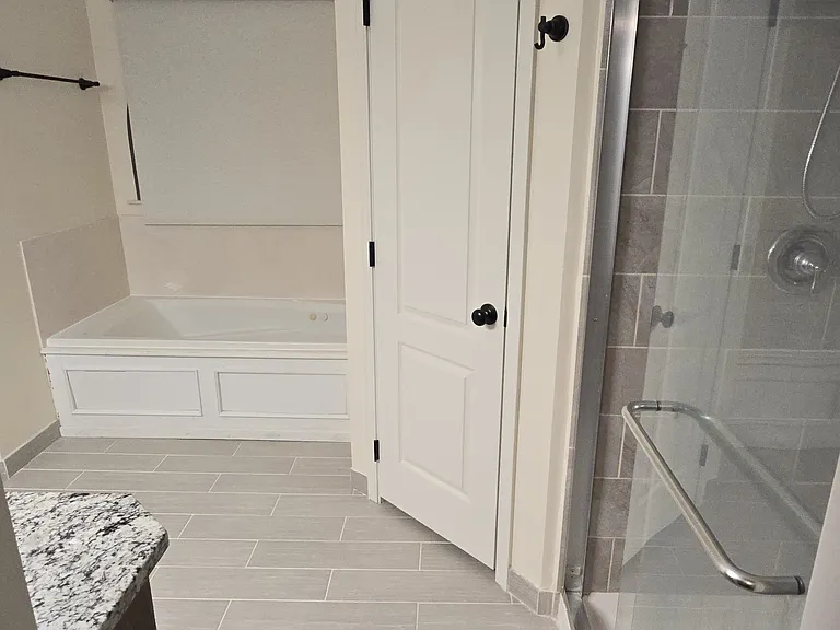 112 Cades Ct — Photo 13