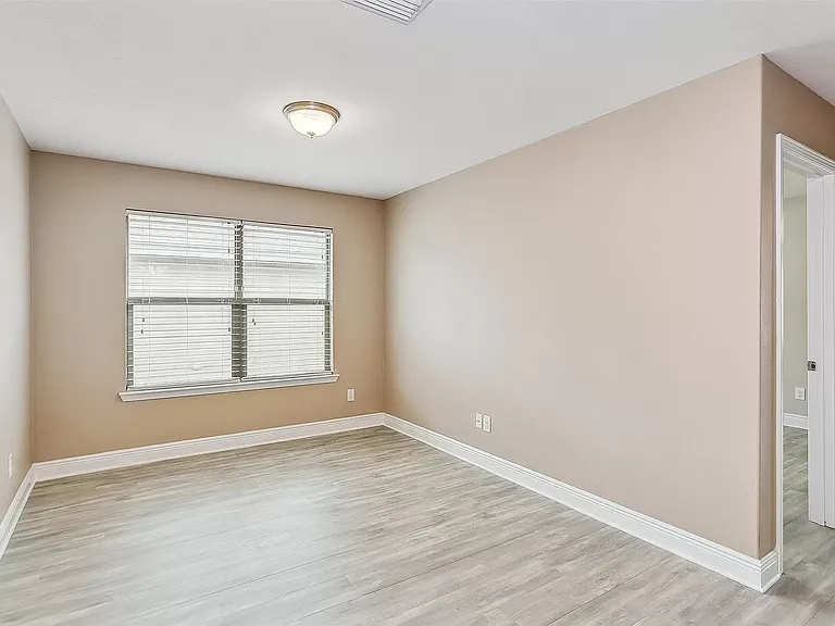 3821 Weatherstone Cir — Photo 10