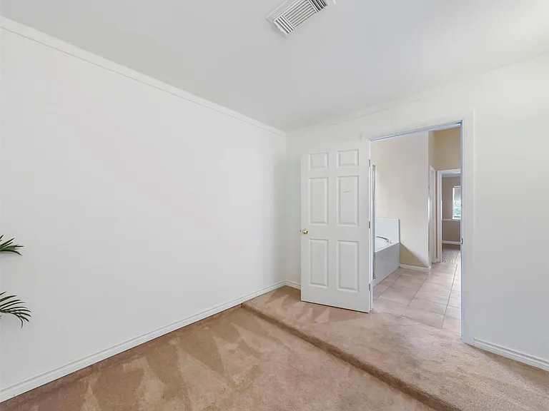 5219 Bay Pines Dr — Photo 15