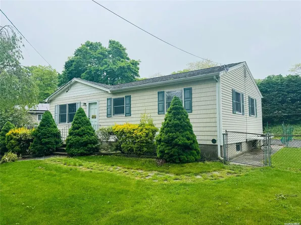 85 Locust Drive, Rocky Point, NY 11778