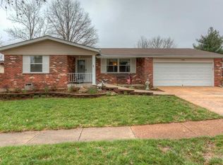 4362 Ironside Ln, Saint Louis, MO 63128