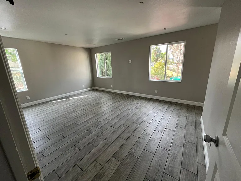 745 W 4th Ave — Photo 5