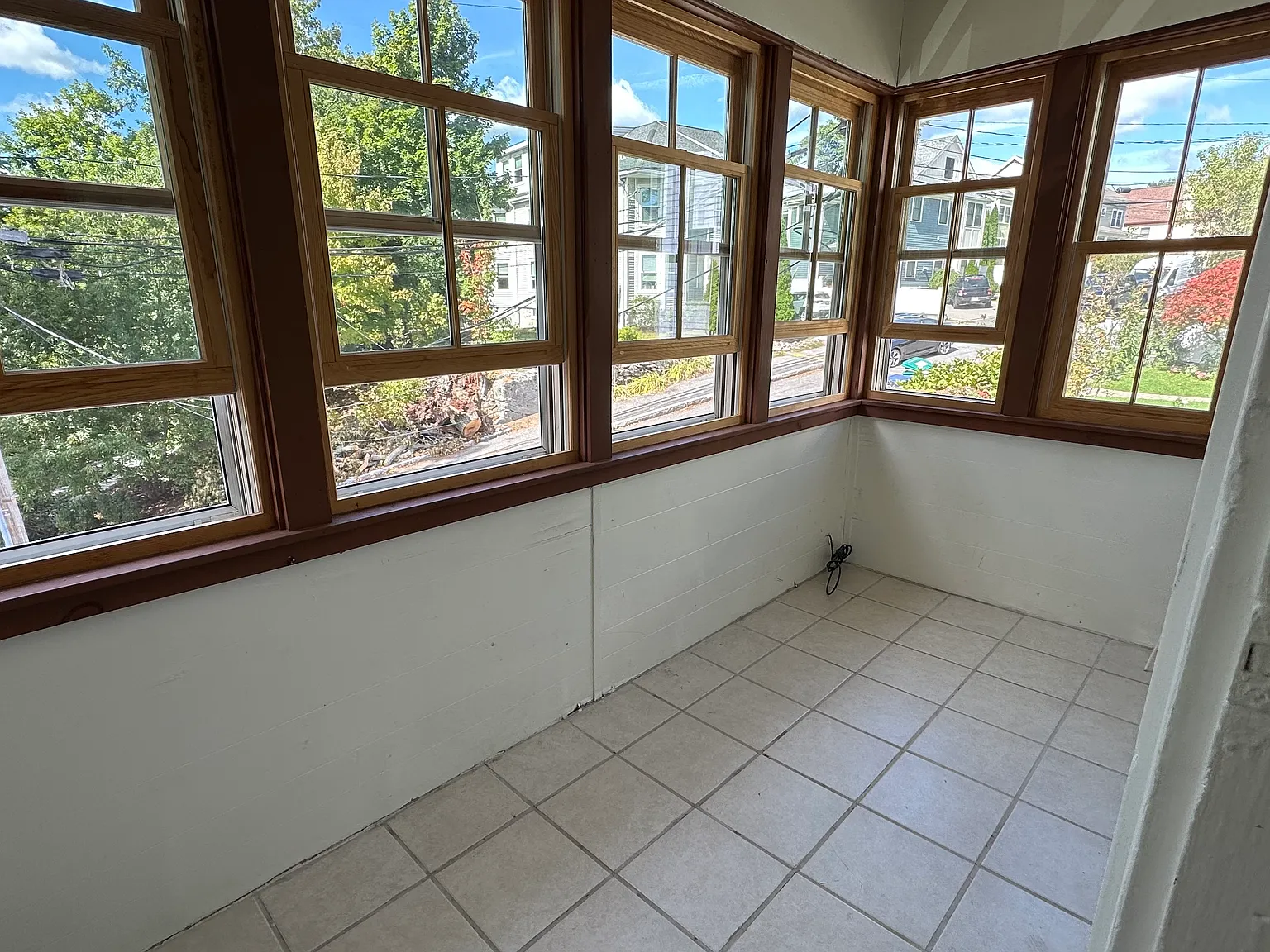 2 bed, 999 sqft, $2,300 — Photo 2