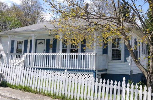 2nd image of 309 Monroe St
