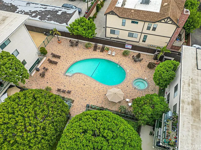 420 S Madison Ave #205 — Photo 4