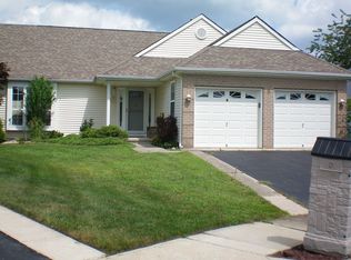 8 Kirby Ct, Toms River, NJ 08757