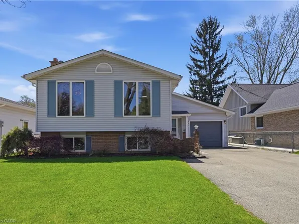 13 Fallingbrook Dr, Pelham, ON L0S 1E1