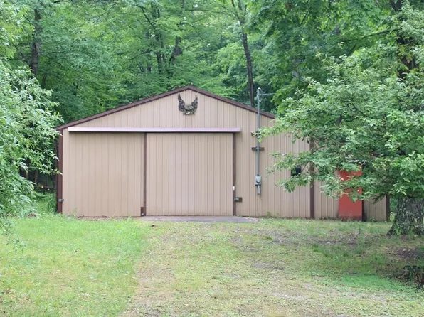 6075 Birch Dr, Harrison, MI 48625