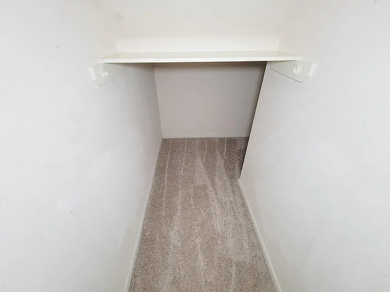 2322 Oxford Point Ln — Photo 21