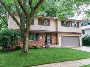 1433 City View Ct NE, Rochester, MN 55906