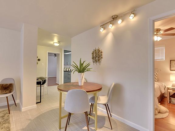 5th image of 10421 Montrose Ave #10421