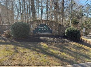 1554 Laurel Ridge Dr, Lawrenceville, GA 30043