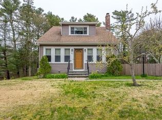 49 Gitche Gumee Rd, Buzzards Bay, MA 02532