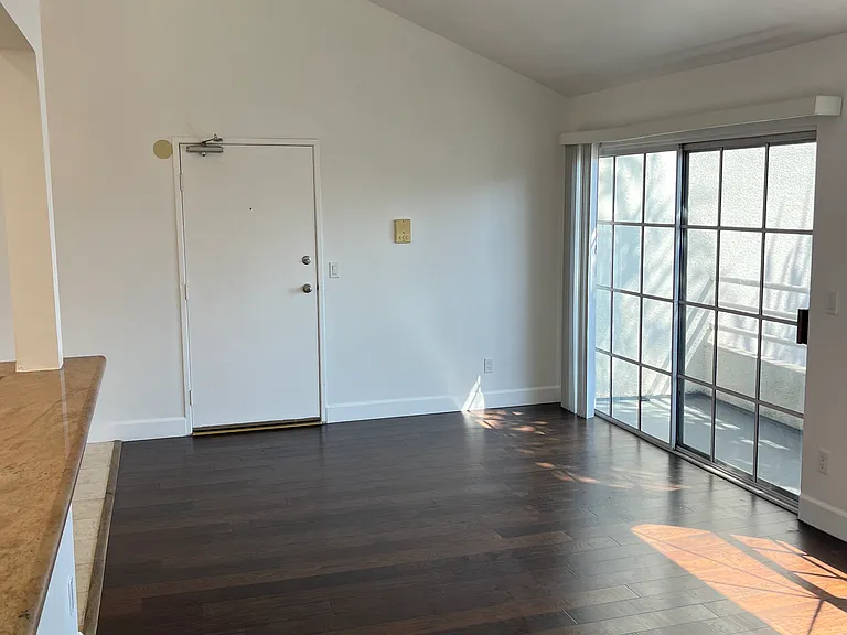 1517 Armacost Ave #301 — Photo 20