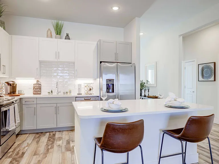 Cottage kitchen island with white color scheme
