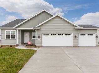 7712 1st Ave NW, Cedar Rapids, IA 52405