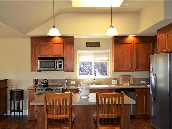 2nd image of 580 Victoria Falls Dr