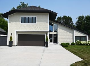 4N153 Catalpa St, Addison, IL 60101