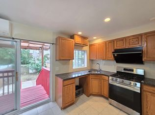 18 Vanderbilt Ave, Staten Island, NY 10304