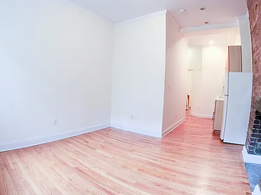 Rented by Urban Real Estate Inc | media 10