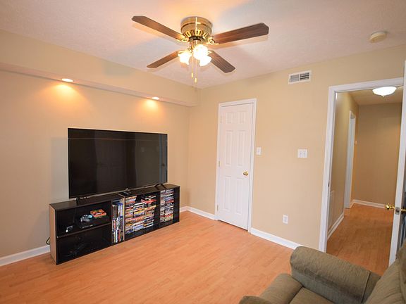 4th image of 2554 Kenilworth Ln