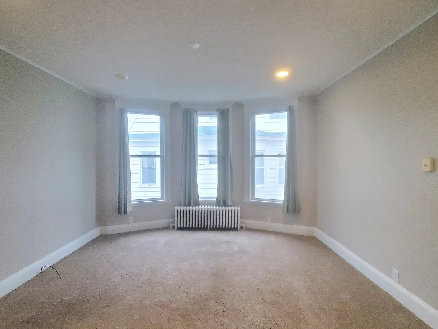 2524 Genesee St — Photo 3