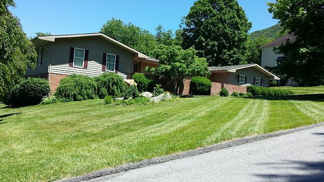 1st image of 621 Fairway St