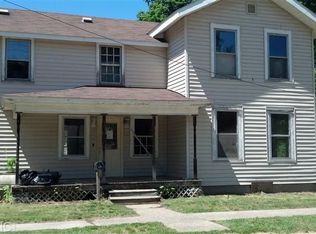 385 W 4th St, Constantine, MI 49042