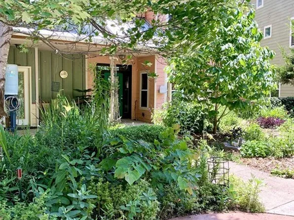 302 Dancing Fox Rd, Decatur, GA 30032