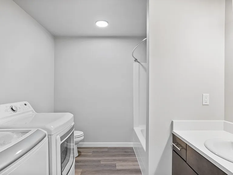 Fisher Park Apartments — Photo 23