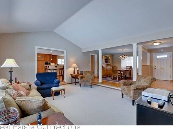3rd image of 1124 Corvallis Dr
