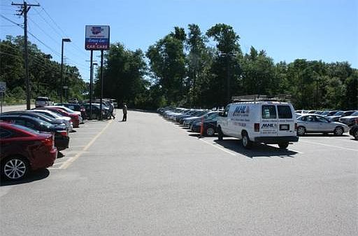 4th image of 25 Main St