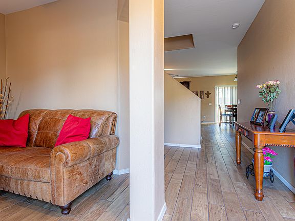 4th image of 9013 W Hughes Dr
