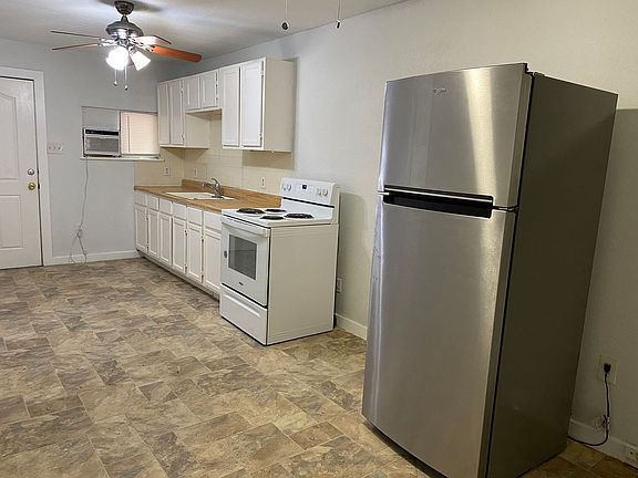 2nd image of 1117 Guadalupe St APT B