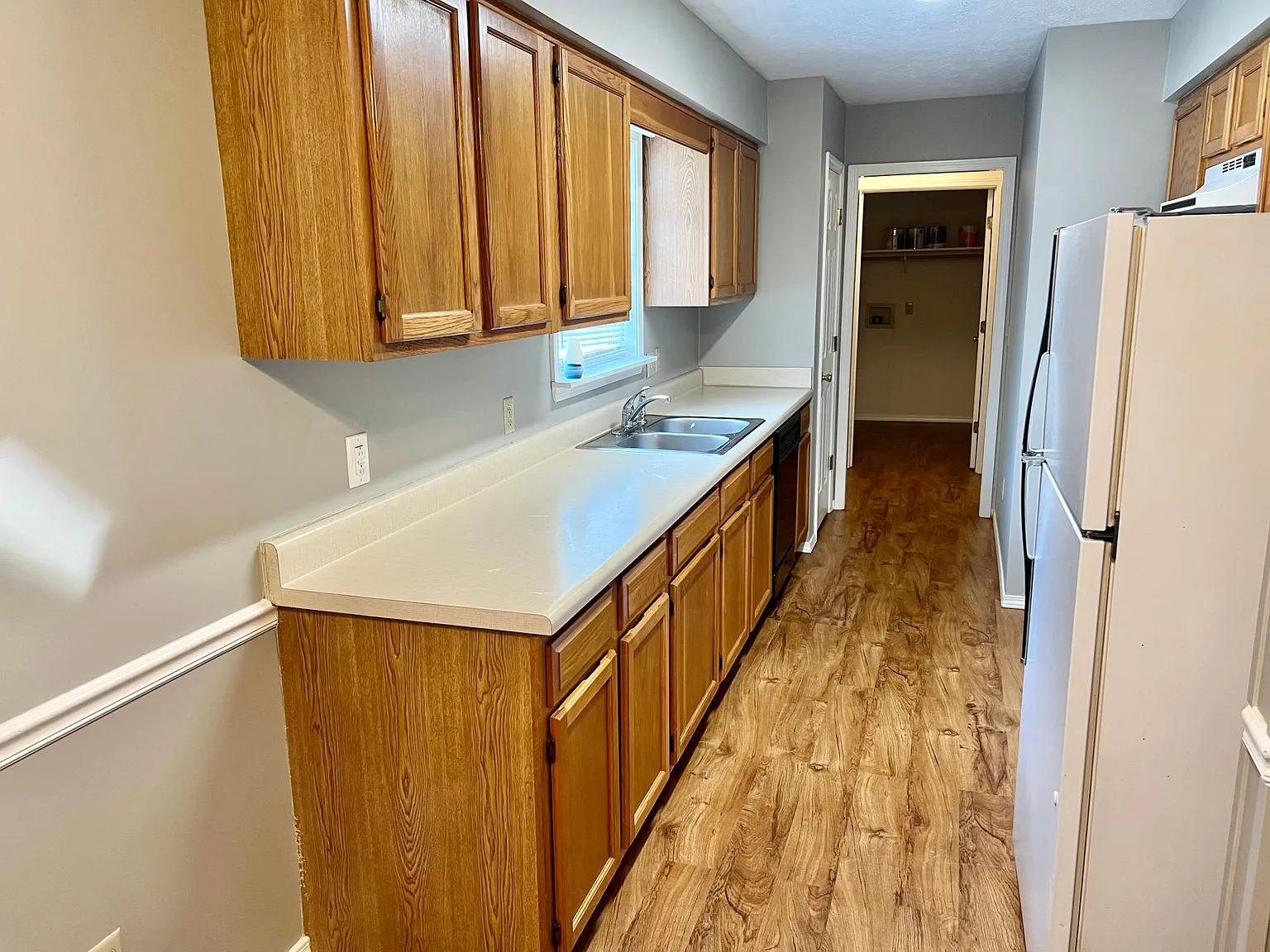 3 bed, 1160 sqft, $1,650 — Photo 3