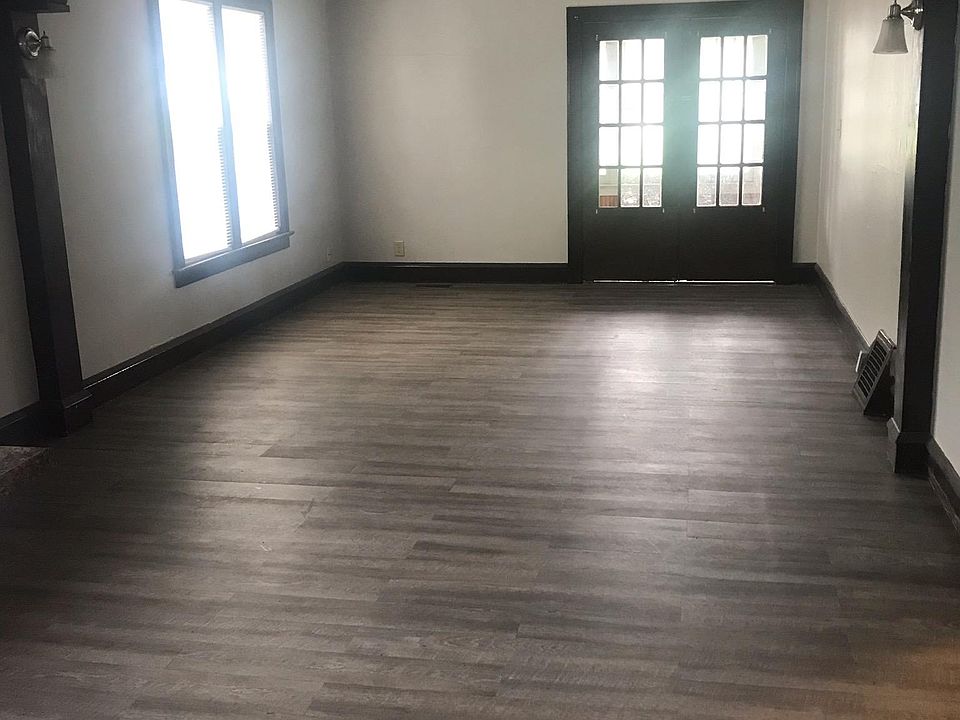 2nd image of 1016 N Richmond St