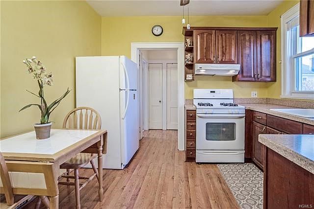 Another view of eat in kitchen