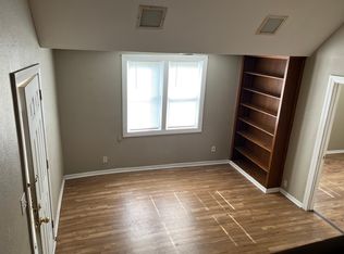 637 E 6th St APT 1, Davenport, IA 52803