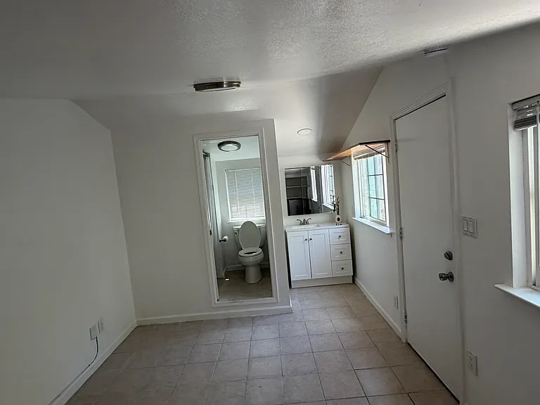 330 Oneill Ave — Photo 3