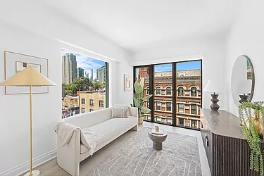 10-25 Jackson Avenue, #5F