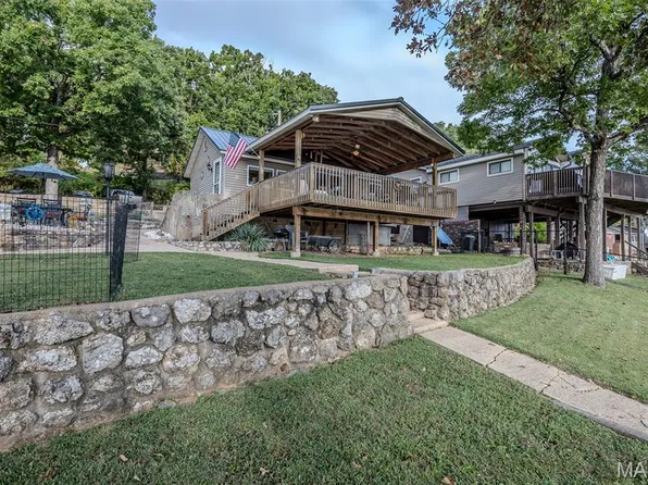 15 Knotty Pine Dr, Camdenton, MO 65020