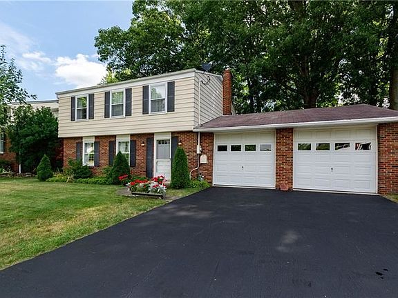 2nd image of 213 Woodbury Dr