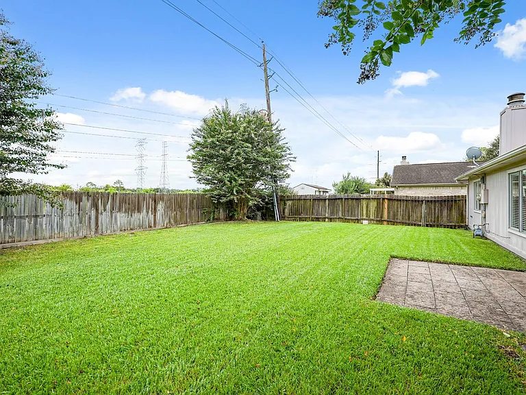 2911 Garden Ln — Photo 21