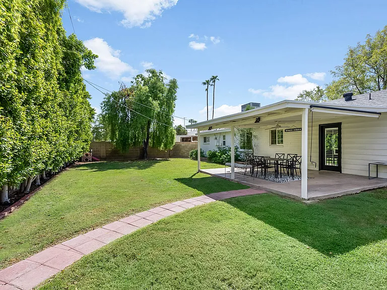 808 E Cavalier Dr — Photo 22