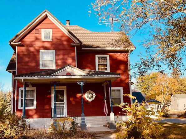 613 Pleasant St, Sumner, IA 50674