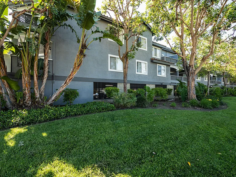 Emerald Ridge Apartments — Photo 26